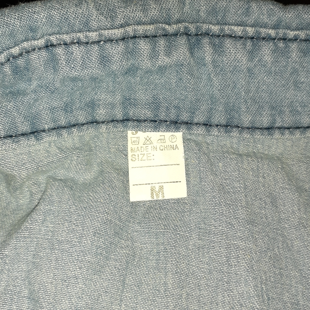 DENIM BUTTON DOWN SHIRT SIZE M - Picture 5 of 7